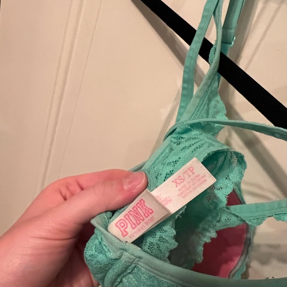PINK Bra, Xs - Picture 3 of 3